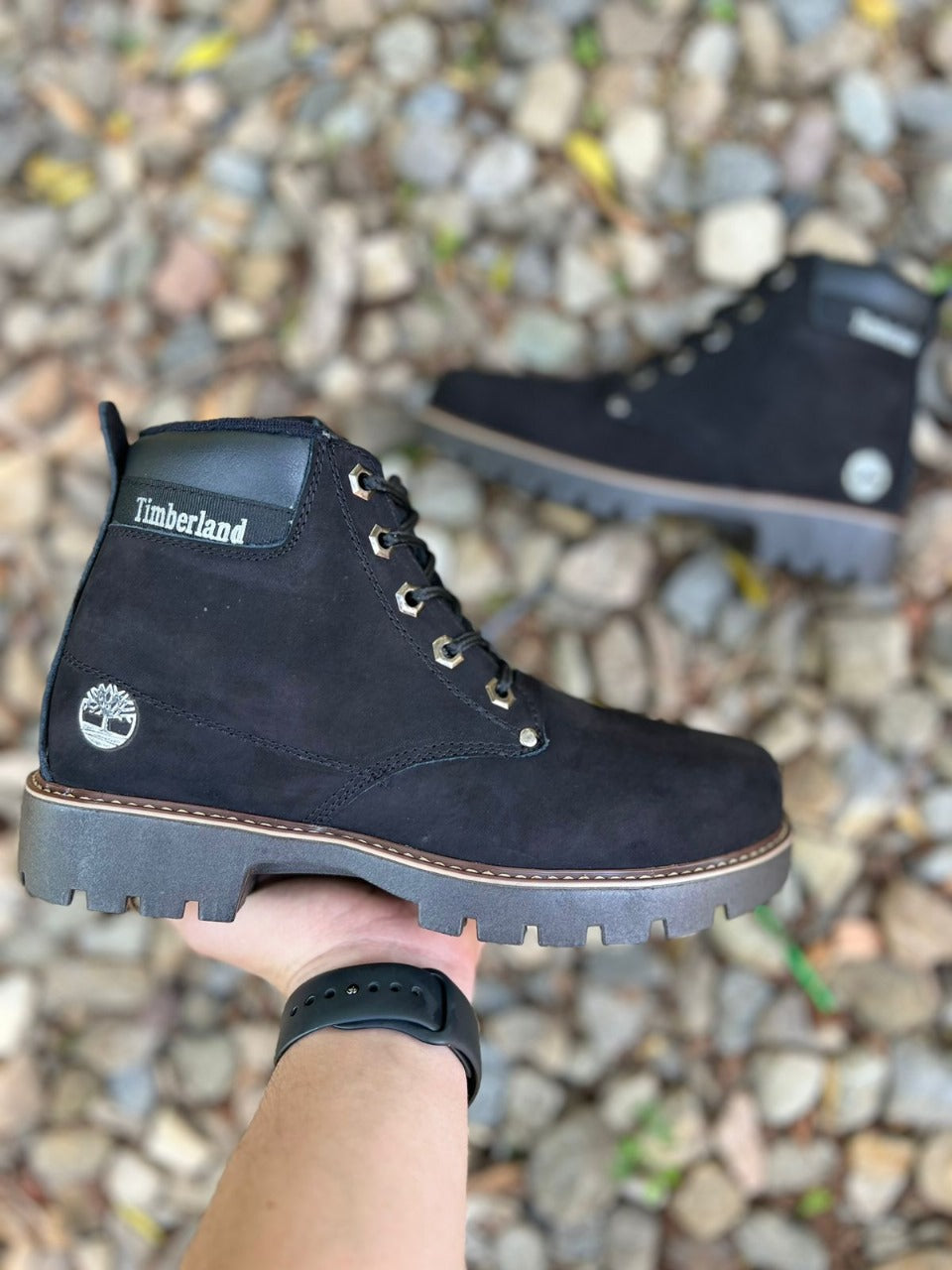 BOTAS EN CUERO ESTILO RETRO