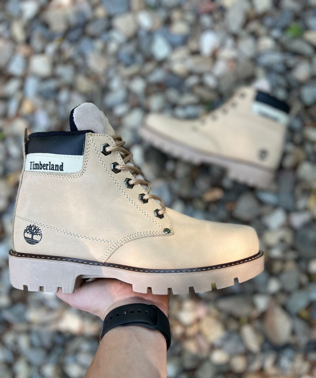 BOTAS EN CUERO ESTILO RETRO