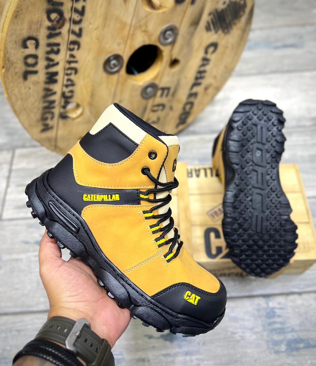 BOTA DE SEGURIDAD CAT FORCE 2.0