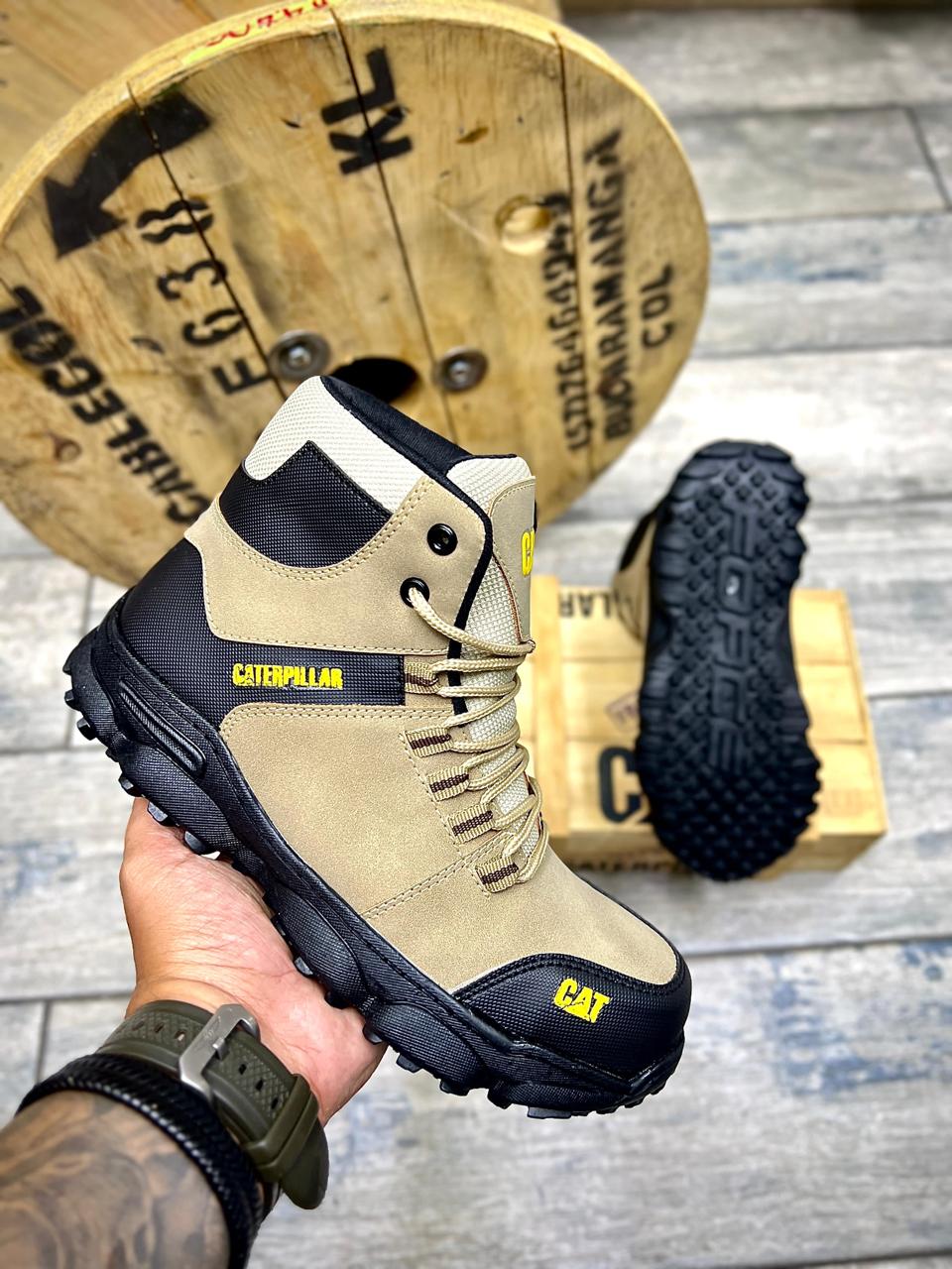 BOTA DE SEGURIDAD CAT FORCE 2.0