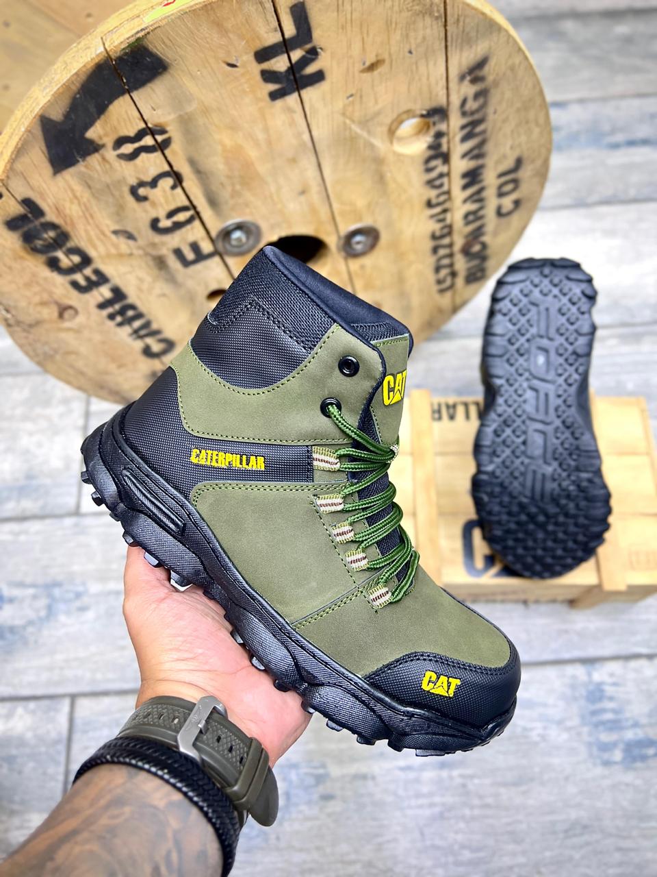 BOTA DE SEGURIDAD CAT FORCE 2.0